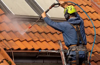 Démoussage et hydrofuge de toiture à Mazirat
